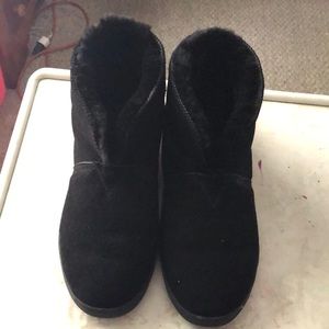 BearPaw Black Ankle Winter Boots